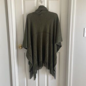 Wonderly Fringed olive green Poncho turtleneck short sleeve pullover Sweater NWT